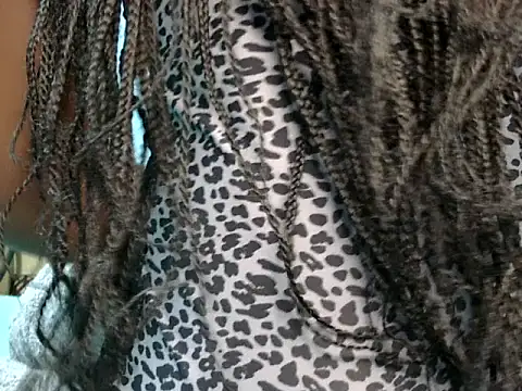 Snapshot of medinahswee chatting on 10/21/25, 04:24 medinahswee online show from 10/21/25, 04:24