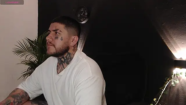 Ash gusbig online show from 02/11/25, 03:08