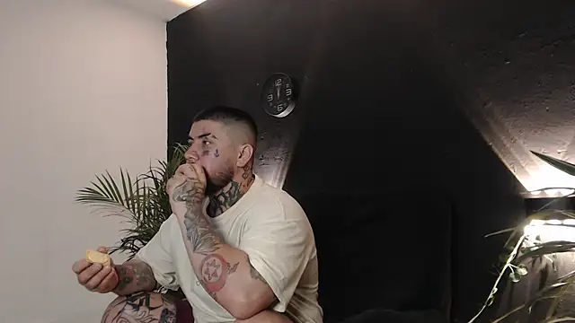 Ash gusbig online show from 03/14/25, 03:04