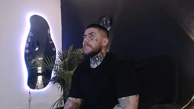 Ash gusbig online show from 03/18/25, 02:15