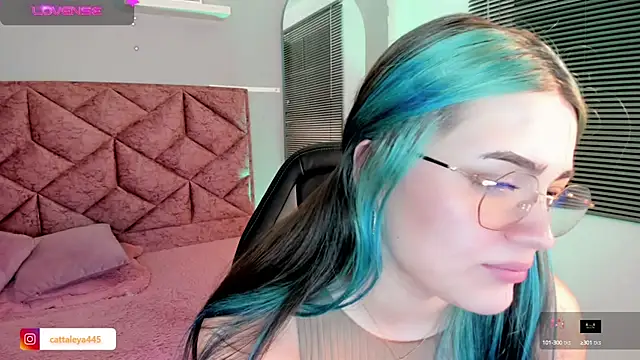 Snapshot of cattaleya___ chatting on 01/08/25, 03:29 cattaleya online show from 01/08/25, 03:29