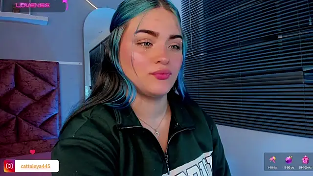 Snapshot of cattaleya___ chatting on 01/15/25, 03:11 cattaleya online show from 01/15/25, 03:11