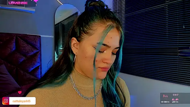 Snapshot of cattaleya___ chatting on 01/18/25, 04:04 cattaleya online show from 01/18/25, 04:04