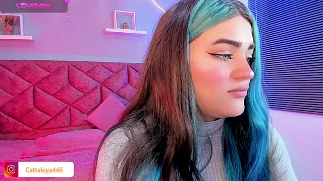 Snapshot of cattaleya___ chatting on 02/16/25, 03:37 cattaleya online show from 02/16/25, 03:37