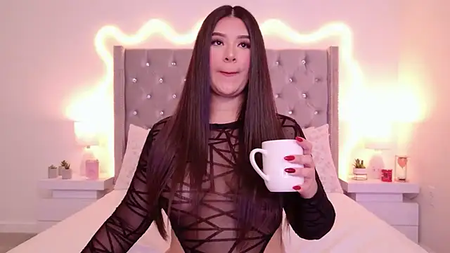 JuliaSUMMERS2022 online show from 12/03/25, 10:52