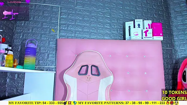 Snapshot of AriannaLewiis chatting on 09/26/25, 07:40 AriannaLewiis online show from 09/26/25, 07:40