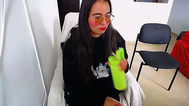 hot girl01 hanna online show from 05/04/26, 07:32