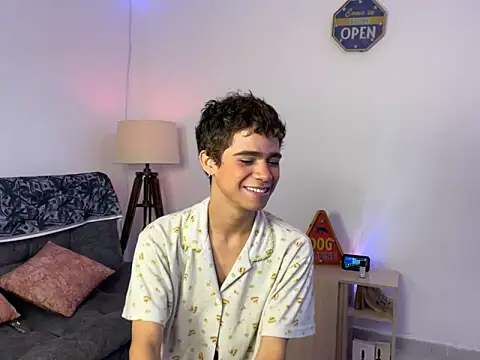 MyLatinHotBoys online show from 01/05/25, 08:31