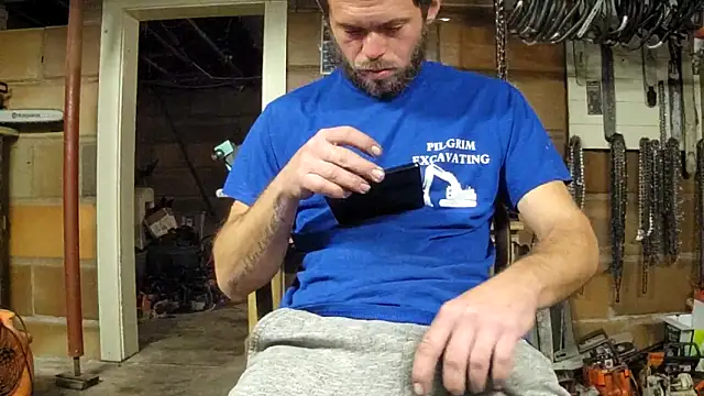 Bigoleslong98765 online show from 11/17/25, 04:18