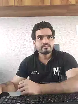 Snapshot of indianguy89 chatting on 01/12/25, 06:39 indianguy89 online show from 01/12/25, 06:39