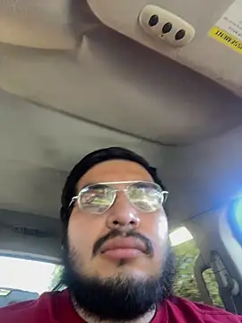 Snapshot of UKNOW_lol chatting on 11/04/25, 04:50 UKNOW lol online show from 11/04/25, 04:50