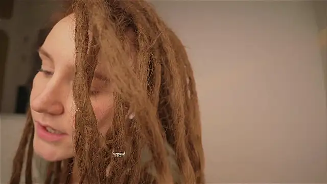 Snapshot of Winnie_sweet chatting on 04/04/26, 02:14 Winnie sweet online show from 04/04/26, 02:14