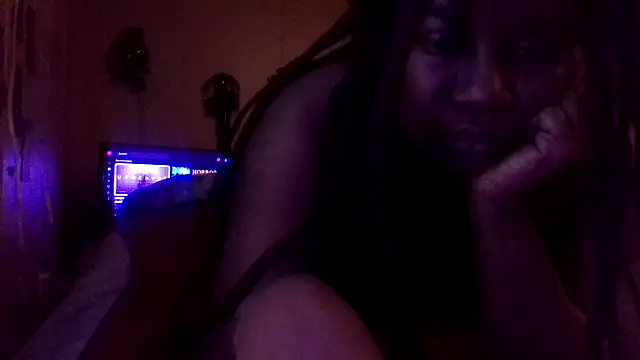 Snapshot of EbonyFetishQueen chatting on 12/19/25, 05:36 EbonyFetishQueen online show from 12/19/25, 05:36