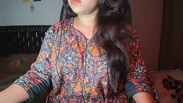 Snapshot of Most-Beautiful-Queen chatting on 10/17/25, 06:21 Most-Beautiful-Queen online show from 10/17/25, 06:21