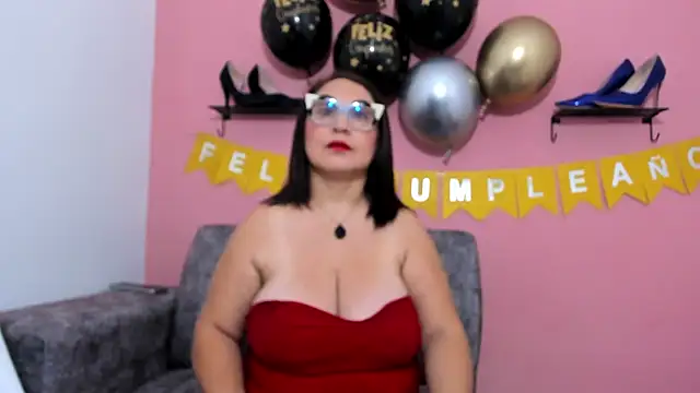 Karo 11  online show from 10/29/25, 08:38