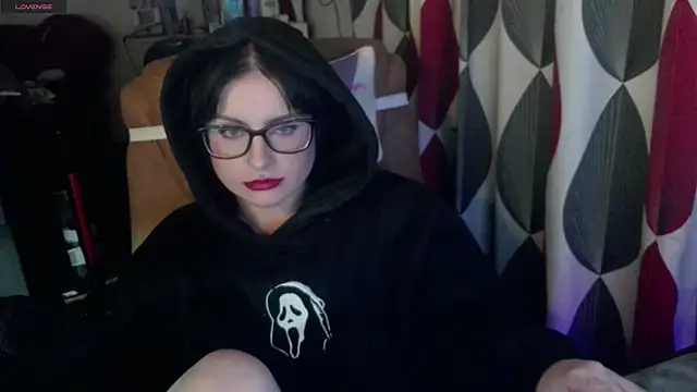 Snapshot of submissiveslut1996 chatting on 09/19/25, 10:21 submissiveslut1996 online show from 09/19/25, 10:21