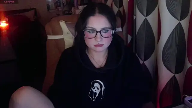 Snapshot of submissiveslut1996 chatting on 11/04/25, 10:42 submissiveslut1996 online show from 11/04/25, 10:42
