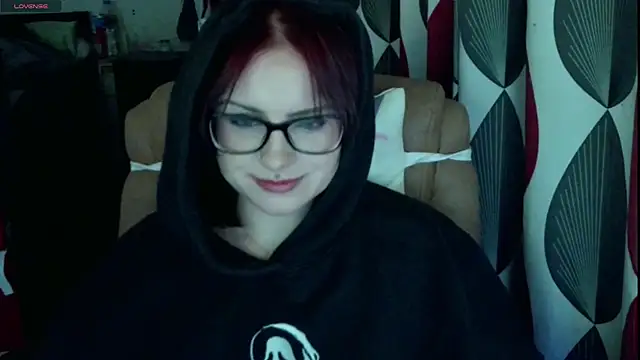 Snapshot of submissiveslut1996 chatting on 05/02/26, 09:42 submissiveslut1996 online show from 05/02/26, 09:42
