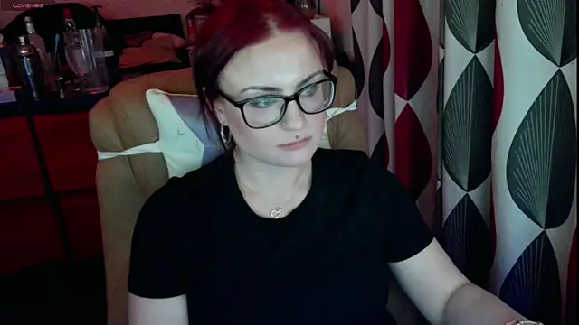 Snapshot of submissiveslut1996 chatting on 05/10/26, 09:42 submissiveslut1996 online show from 05/10/26, 09:42