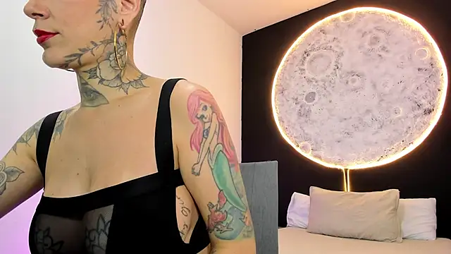 GinebraaFox  online show from 02/06/25, 02:26