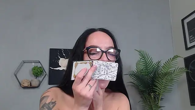 IzabelllNoir online show from 04/30/26, 05:47
