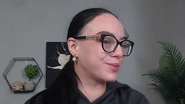 Snapshot of IzabelllNoir chatting on 05/11/26, 07:36 IzabelllNoir online show from 05/11/26, 07:36