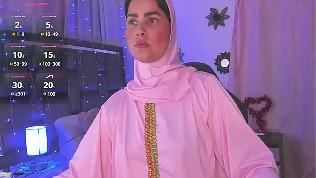 AishaAmin  online show from 02/01/25, 05:49