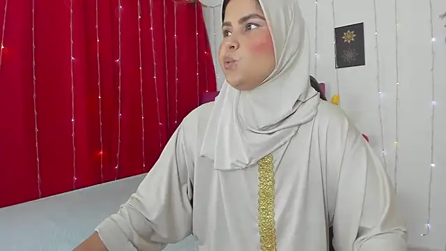 AishaAmin  online show from 03/06/25, 12:09