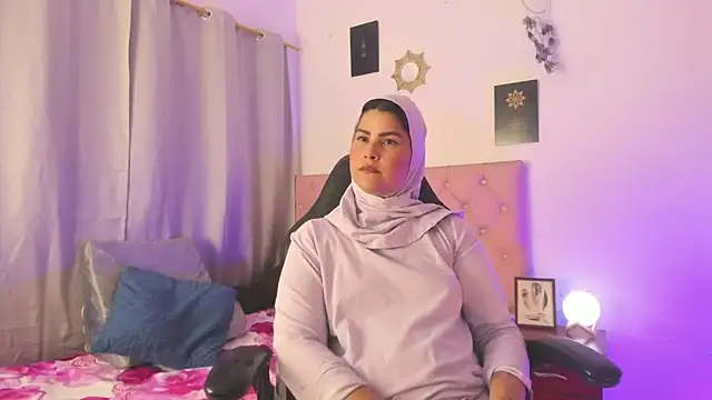 AishaAmin  online show from 06/10/26, 12:26