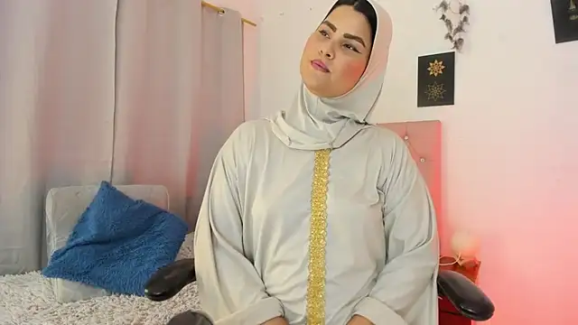 AishaAmin  online show from 06/27/26, 12:22