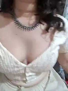 Snapshot of Brown_Maxi chatting on 12/01/24, 08:31 Brown Maxi online show from 12/01/24, 08:31