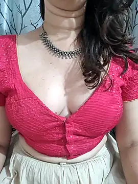 Snapshot of Brown_Maxi chatting on 03/02/25, 06:30 Brown Maxi online show from 03/02/25, 06:30