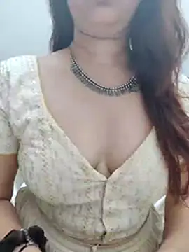 Brown Maxi online show from 05/12/26, 02:58