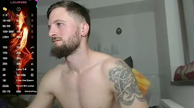 Snapshot of cuple_hoot_ chatting on 02/02/25, 04:22 cuple hoot  online show from 02/02/25, 04:22