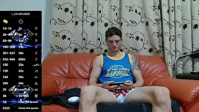 Snapshot of cuple_hoot_ chatting on 11/02/25, 04:04 cuple hoot  online show from 11/02/25, 04:04