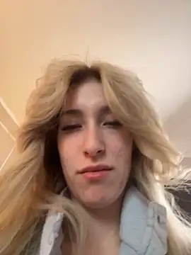 SerenaBennet online show from 11/30/25, 11:25