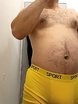 Snapshot of Entretener chatting on 04/05/26, 11:57 Entretener online show from 04/05/26, 11:57