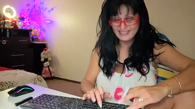 YourDreamLoverr online show from 12/02/25, 11:56