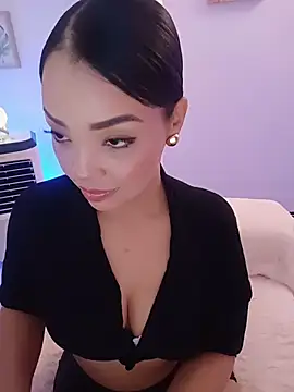 Snapshot of Sara_LipsX chatting on 02/12/26, 02:06 Sara LipsX online show from 02/12/26, 02:06