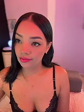 Snapshot of Sara_LipsX chatting on 03/21/26, 01:32 Sara LipsX online show from 03/21/26, 01:32