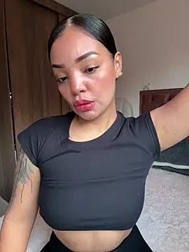 Sara LipsX online show from 06/24/26, 10:42