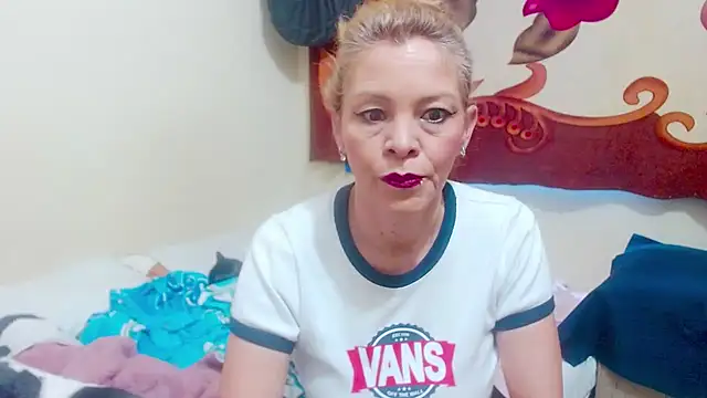 electra-mommy online show from 10/10/25, 12:26