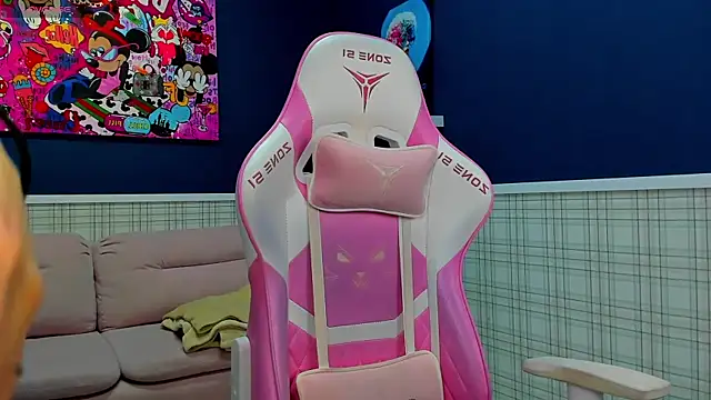 Snapshot of Angel_Sapphire_ chatting on 12/06/24, 08:15 Angel Sapphire online show from 12/06/24, 08:15