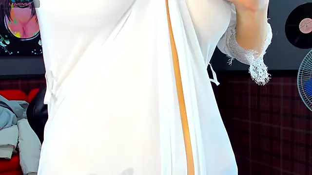 Snapshot of Angel_Sapphire_ chatting on 12/07/24, 08:22 Angel Sapphire online show from 12/07/24, 08:22