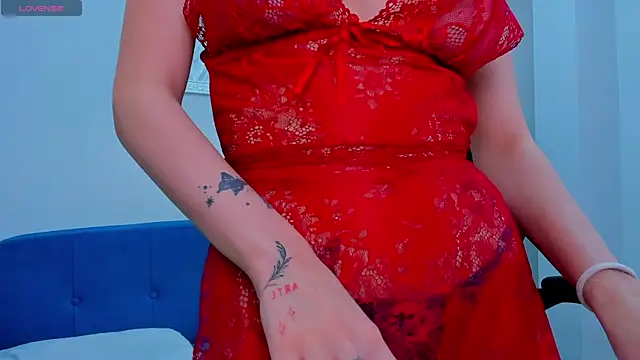 Snapshot of Angel_Sapphire_ chatting on 12/14/24, 12:01 Angel Sapphire online show from 12/14/24, 12:01