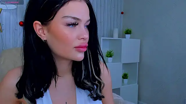 Snapshot of Angel_Sapphire_ chatting on 12/21/24, 11:55 Angel Sapphire online show from 12/21/24, 11:55