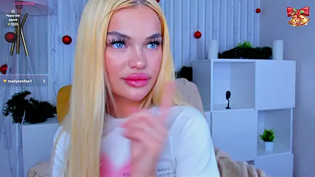 Snapshot of Angel_Sapphire_ chatting on 01/26/25, 12:33 Angel Sapphire online show from 01/26/25, 12:33