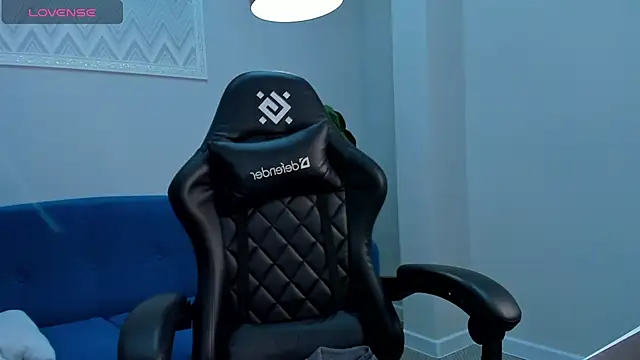 Snapshot of Angel_Sapphire_ chatting on 03/02/25, 12:32 Angel Sapphire online show from 03/02/25, 12:32