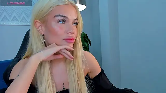 Snapshot of Angel_Sapphire_ chatting on 03/02/25, 03:37 Angel Sapphire online show from 03/02/25, 03:37