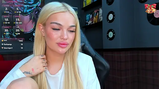 Snapshot of Angel_Sapphire_ chatting on 03/12/25, 04:02 Angel Sapphire online show from 03/12/25, 04:02